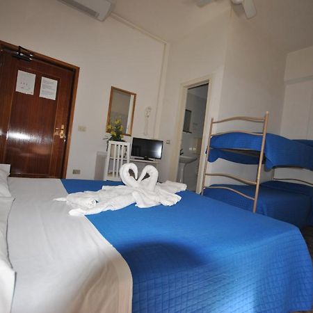 רימיני Hotel Pacific מראה חיצוני תמונה