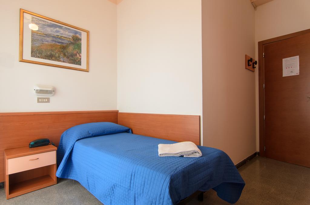 רימיני Hotel Pacific מראה חיצוני תמונה