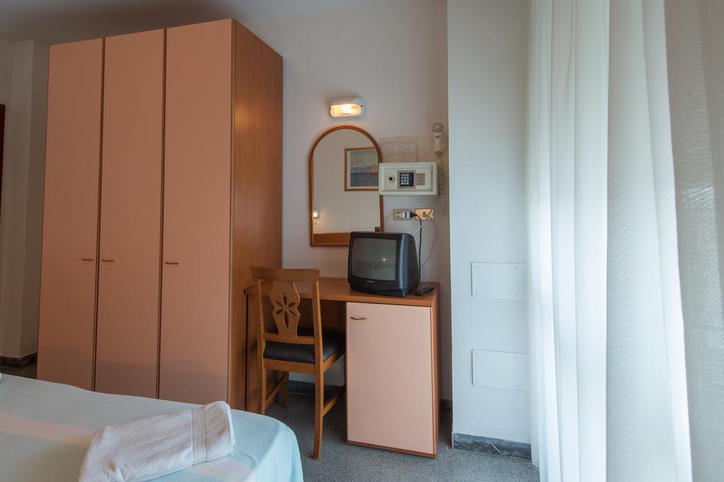 רימיני Hotel Pacific חדר תמונה